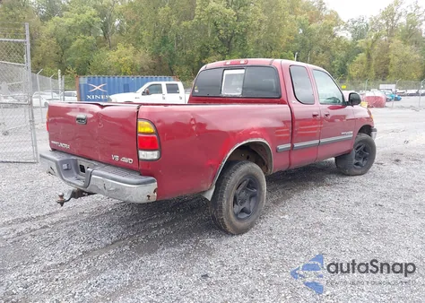 2000 Toyota Tundra Sr5 V8 z USA, uszkodzony, nr VIN 5TBBT4415YS029568
